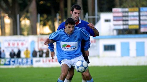 Pablo Fern�ndez, con el Viveiro frente al Gondomar en el 2001.