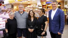 Pilar Bol�n, Leo Tom�, la alcaldesa In�s Rey, Lorena Manteiga y el concejal Juan Ignacio Borrego, en las actividades organizadas por el 20 aniversario del mercado de Elvi�a