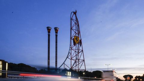 Montaña rusa del parque de atracciones PortAventura.