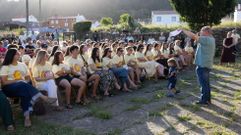 Presentaci�n �s familias da Escola de Ver�n 2026, cos monitores 