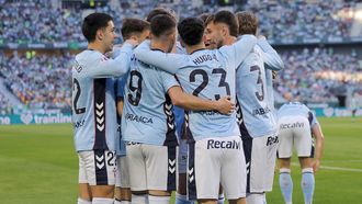 Los jugadores del Celta, celebrando el gol de Ferran Jutgl�.