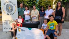 Entrega de los cheques de la campa�a, en la tarde del viernes en la Praza 