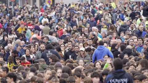 Los padres de los participantes m�s peque�os de la San Marti�o, muy atentos a la salida.