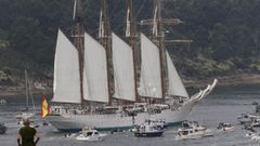 Ferrol despide al Juan Sebastin Elcano