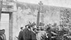 Homenaje a Concepcin Arenal en 1909 en la tumba del cementerio de Picacho