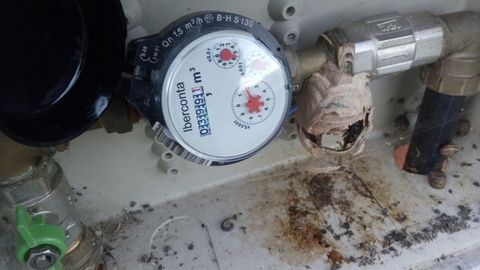 Aquí un nido primario al lado de un contador