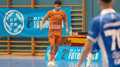 Izan, en el partido contra el Gasifred Atl�tico Ibiza, en el que anot� los dos goles naranjas.