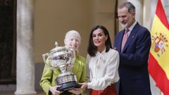 Susana Rodr�guez recibe del rey Felipe VI y de la reina Letizia el premio Reina Letizia a la mejor deportista espa�ola durante el 2022