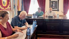 La sesi&oacute;n ordinaria del pleno municipal de A Pobra, este jueves, estuvo marcada por el abandono de la sesi&oacute;n por parte de los concejales del PP
