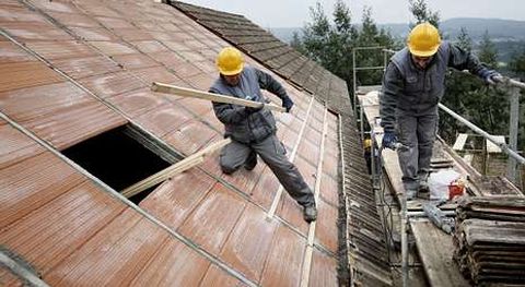 Los demandantes de empleo en la construccin sigue subiendo por la parlisis del sector.