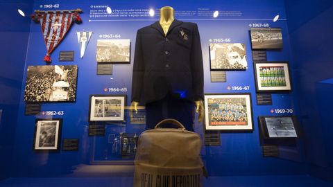 Americana del traje que los componentes del Deportivo y del Fabril usaban en sus desplazamientos a finales de los a�os 60.