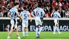 Los futbolistas del Celta, decepcionados por la derrota ante el Friburgo.