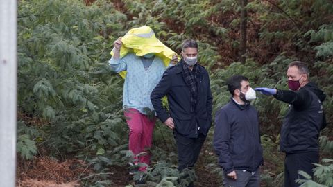 La presunta autora del crimen, durante la bsqueda de los restos