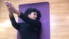 Ebony Joy, que desde hace meses reside en A Mari�a, concretamente en Foz, es profesora y aprendiz del m�todo Feldenkrais, un sistema que, seg�n explica, apoya el manejo del dolor cr�nico, mejorando la postura, ejercitando la paciencia o ganando enfoque y conocimiento