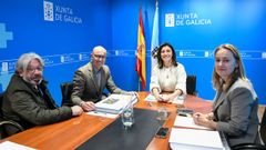 El alcalde de Cabana, con la conselleira de Medio Ambiente