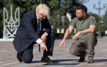 El primer ministro brit�nico, Boris Johnson, y el presidente de Ucrania, Volod�mir Zelenski, el pasado 24 de agosto, durante una visita del �premier� a Kiev