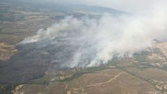 Vista area del incendio de Castromil, en el municipio zamorano de Hermisende