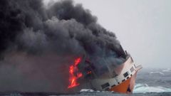 La gran mancha de hidrocarburos que amenaza Francia podr�a llegar a las costas espa�olas