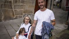 Cristina �lvarez y Borja P�rez, junto a su hija Cayetana