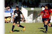 En la visita veraniega al Arjiz marc� un Gustavo Souto que todav�a no se estren� en Liga.