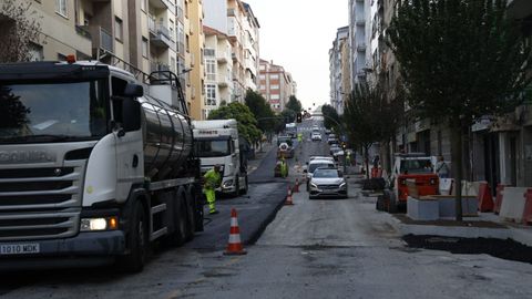 Trabajos de asfaltado de la calle Pena Trevinca m�s de cinco meses despu�s del socav�n