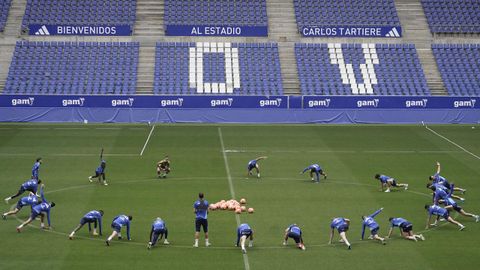 Los jugadores del Real Oviedo, en el Carlos Tartiere