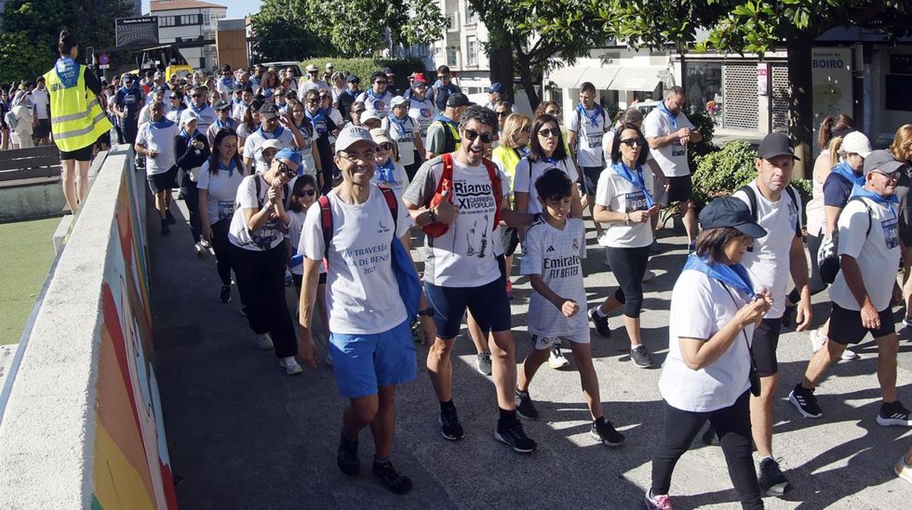 Peñas Boiro convoca a 450 caminantes y consigue reunir 3.400 euros para Barbantea