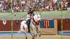 Imagen de archivo del torneo medieval en la prueba de habilidad de las anillas