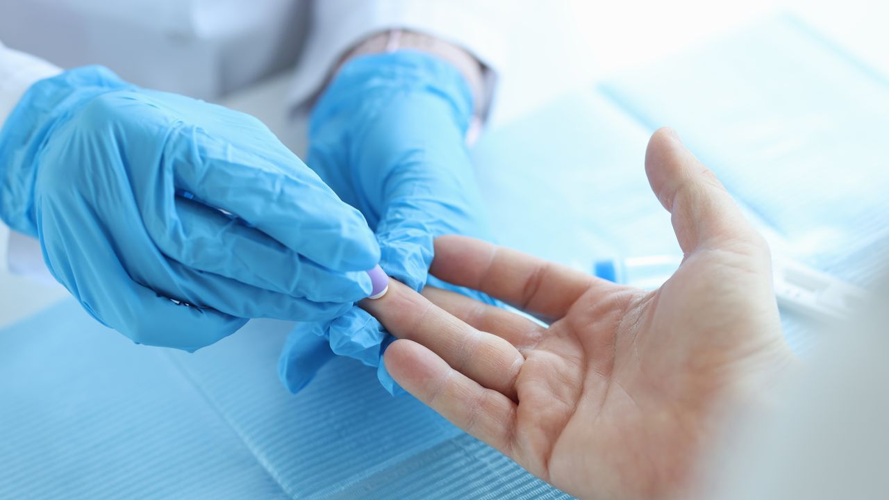 Sanidade realizará cribados oportunistas de VIH y ampliará los de hepatitis C y B