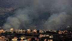 Humo sobre el pueblo libans de Kfar Hamam, despus de un ataque israel.