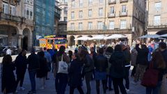 Los trabajadores del Concello celebran concentraciones cada semana y la de este jueves fue la que cont con ms asistencia hasta ahora. La llegada de un camin de bomberos para participar en la convocatoria fue recibida con aplausos.