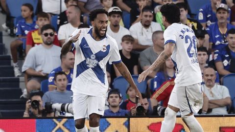 Aubameyang y Gim�nez celebran el 1-1. 
