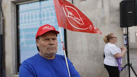 Manifestante en la marcha de UGT en Lugo por el Primero de Mayo.