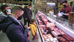 Ganaderos de la Cooperativa A Carqueixa abrieron su propia carnicer�a en la plaza de Lugo