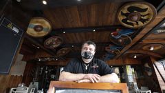Domingo Gonz�lez, uno de los impulsores de la movilizaci�n, este jueves en uno de sus negocios