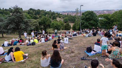 Eclipse total en Asturias desde el Parque de los Pericones, en Gij�n