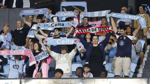 Aficionados celestes, durante el Celta Fortuna-Castell�n.