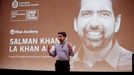 El matem�tico e ingeniero Salman Khan, Premio Princesa de Asturias de Cooperaci�n Internacional, en un centro escolar de Gij�n