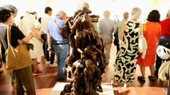 La sala acoge la escultura Natureza de Camilo Nogueira