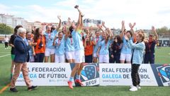 As Celtas B, celebrando su triunfo en la Copa Vigo en el mes de noviembre.