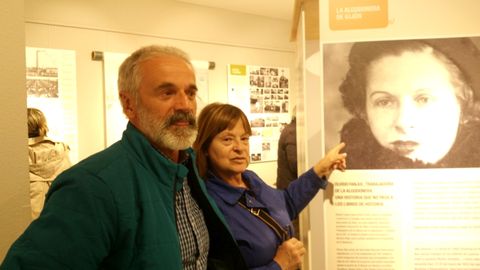 Manuel y Elona Blanco, hijos de Olvido Fanjul, una de las trabajadoras de La Algodonera  que tambin estuvo presa en un campo de concentracin nazi