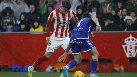 Derbi asturiano entre el Real Sporting de Gijon y el Real Oviedo en El Molin�n