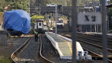 Estaci�n de O Porri�o con el tren accidentado a�n esperando para ser retirado