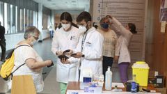 Enfermeros del Hospital Cl�nico de Santiago, en una imagen de archivo.