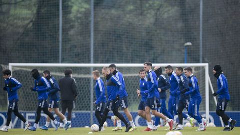 Los jugadores del Oviedo, en El Requexn