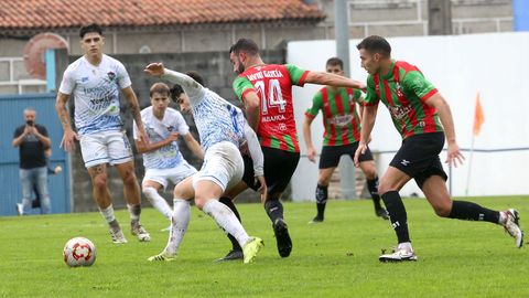 Partido de Tercera Federacin entre el Boiro y el Racing Villalbs