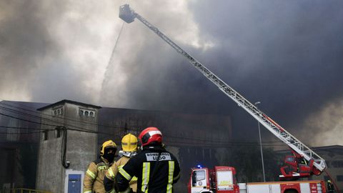 Bomberos de distintos destacamentos colaboraron en la extincin