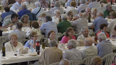 Comida de la tercera edad de Guntn 