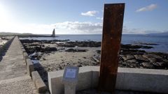 El descolorido cartel que ilustraba a los turistas sobre San Sadurni�o ha sido retirado, pero el poste oxidado que lo sosten�a, permanece