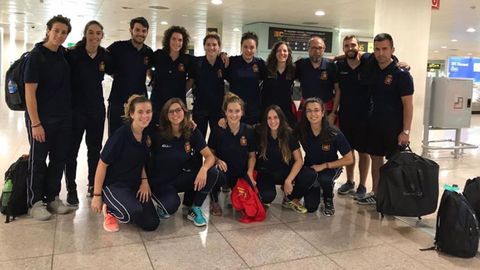 Los integrantes del equipo espa�ol de Hockey Femino a su vuelta a Espa�a, con las asturianas Natasha Lee, Sara Gonz�lez Lolo y Marta Gonz�lez Piquero